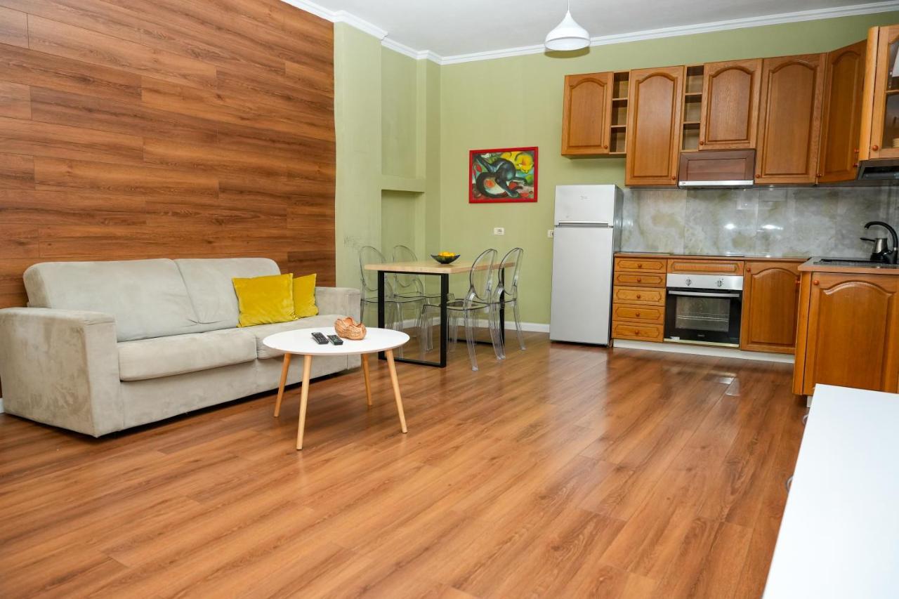 Cozy Apartment In The Heart Of Tirana ! Exterior foto