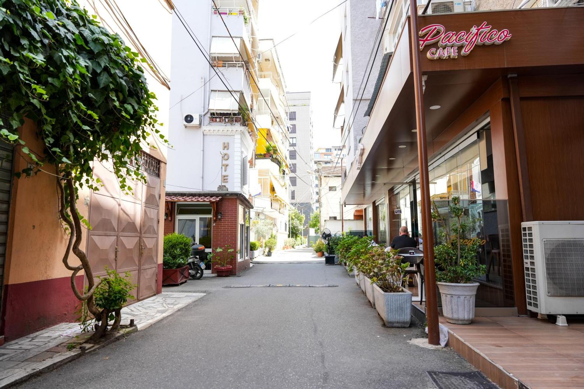 Cozy Apartment In The Heart Of Tirana ! Exterior foto